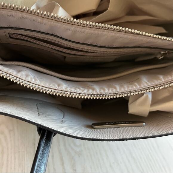 Michael Kors Mercer Heritage Signature Convertible Tote Handbag New Without Tags - Picture 7 of 12